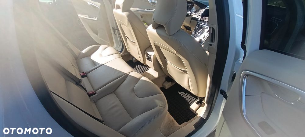 Volvo XC 60 T6 AWD Edition Pro - 23