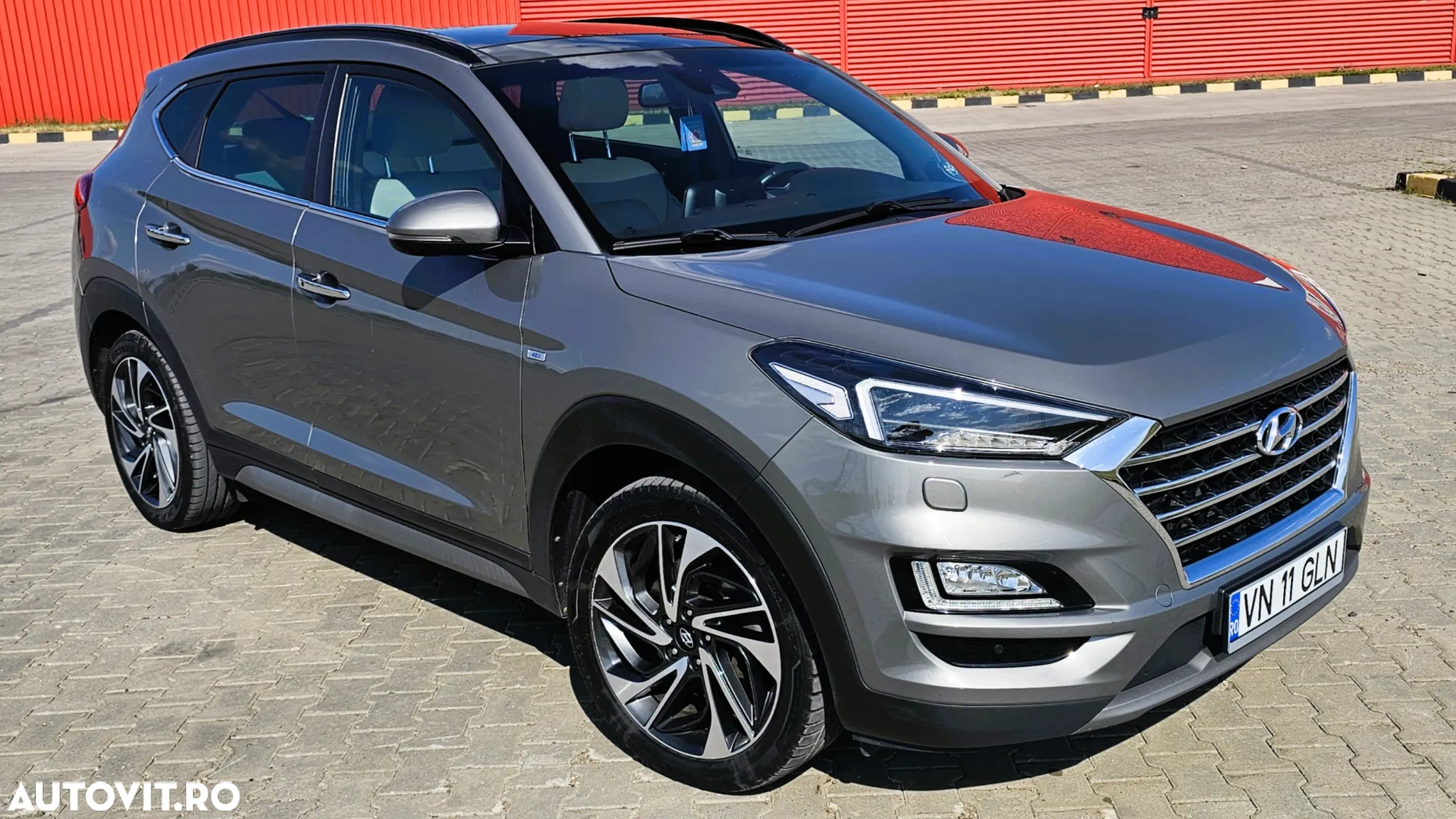 Hyundai Tucson 2.0 CRDI 4WD 8AT Luxury - 15