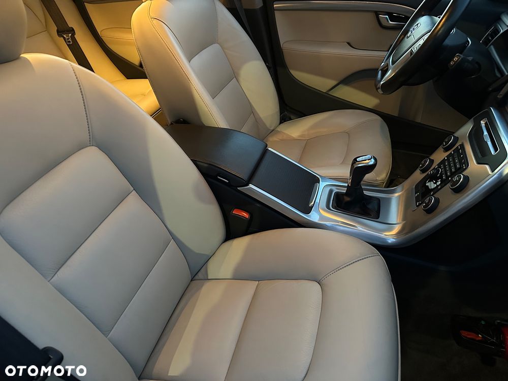Volvo V70 D4 Drive-E Momentum - 18