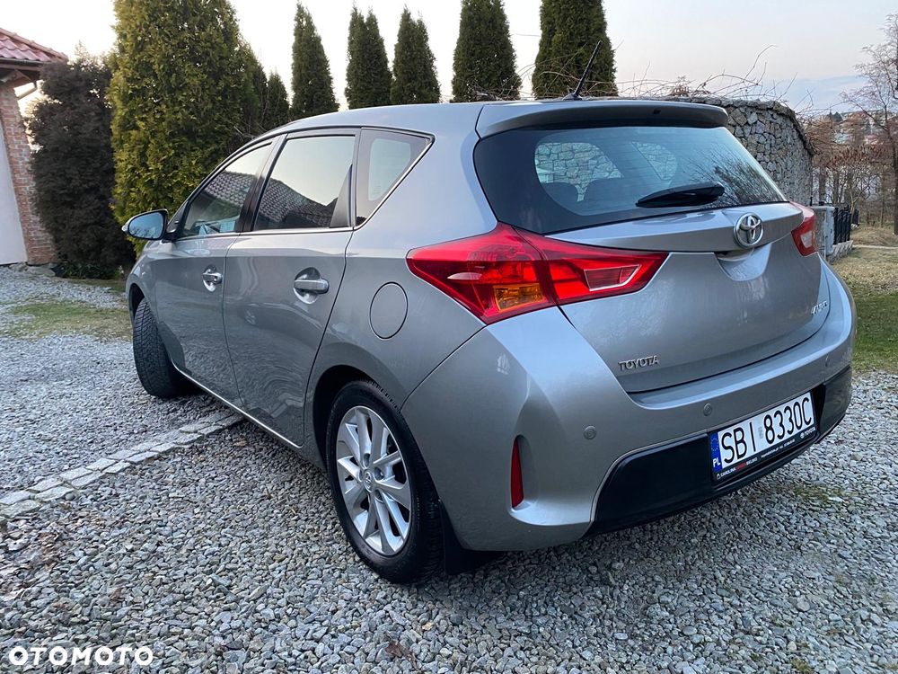 Toyota Auris 1.6 Premium - 18