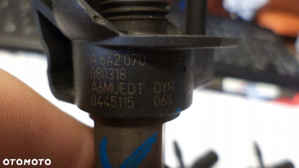 WTRYSKIWACZ WTRYSK MERCEDES 3.0 CDI A6420701387 - 2