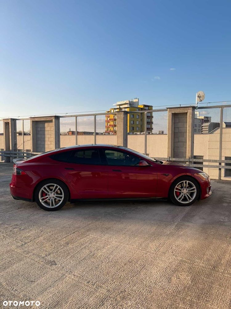 Tesla Model S Dual Motor Allradantrieb Performance - 12