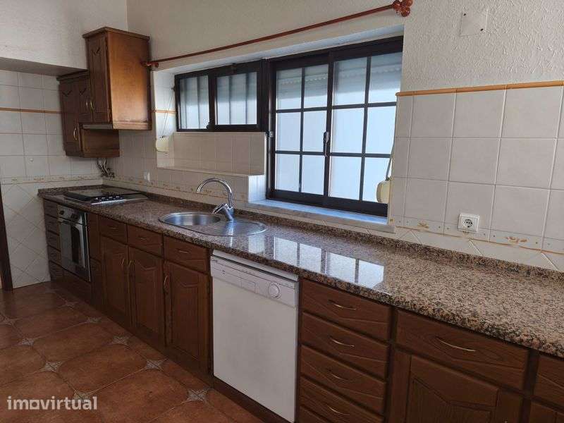 Moradia T2, para arrendamento - Grande imagem: 2/12