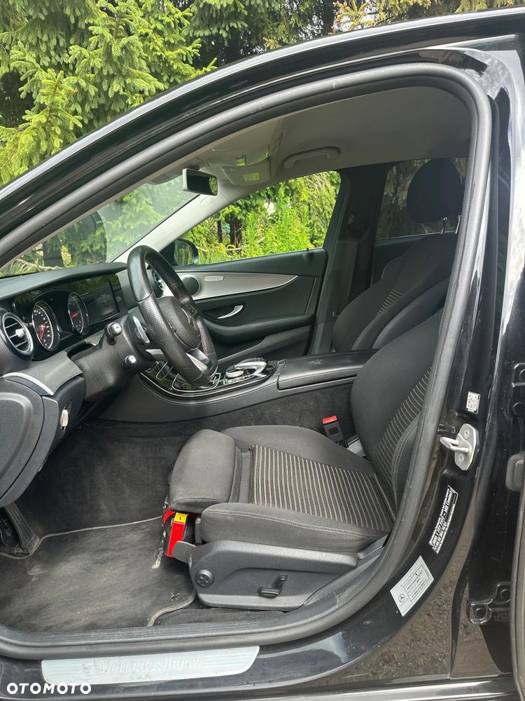 Mercedes-Benz Klasa E 220 d 9G-TRONIC - 29