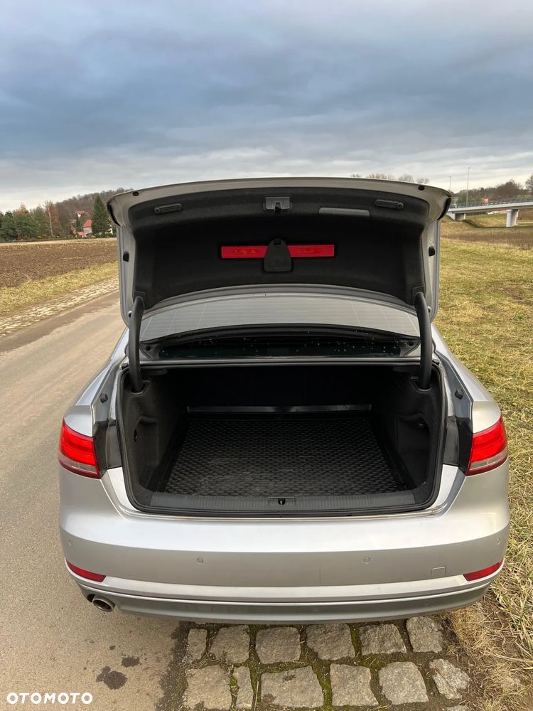 Audi A4 Limousine 2.0 TDI ultra S tronic - 6
