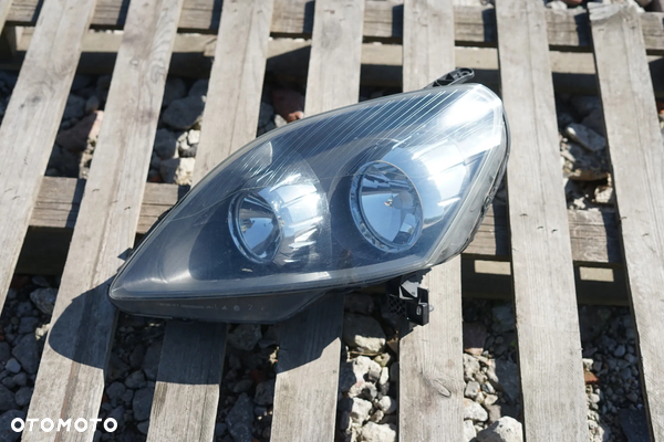 Lampa przód przednia lewa Opel Zafira II B Anglik