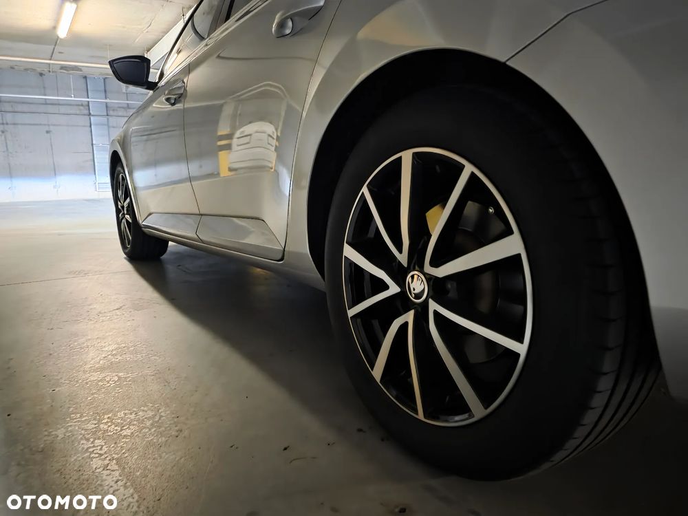 Skoda Superb 2.0 TDI Style DSG - 15