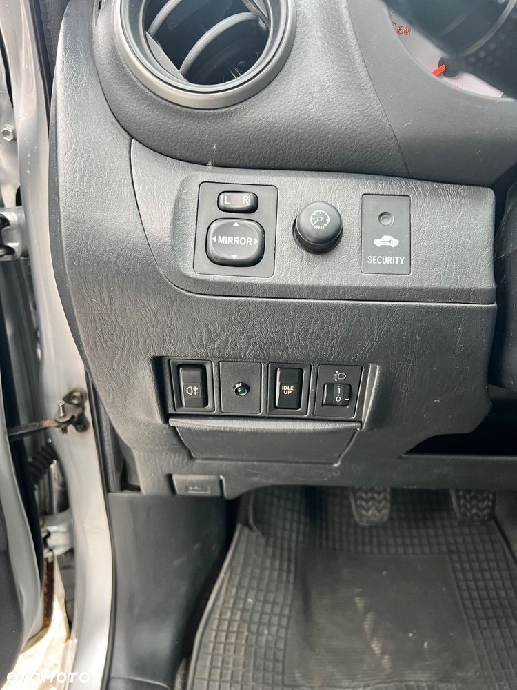 Toyota RAV4 D-4D 4x4 Sol - 17