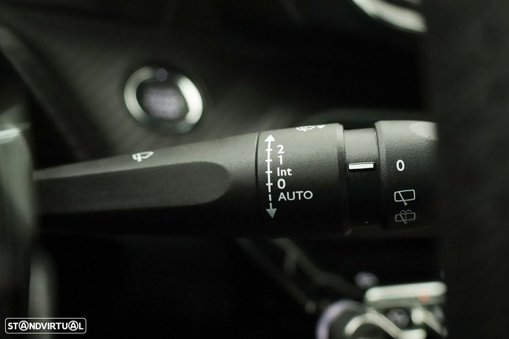 Peugeot e-2008 54 kWh Allure - 19