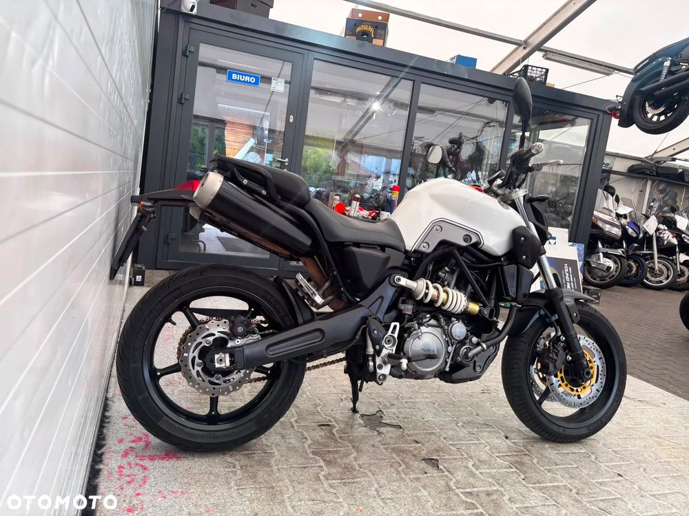 Yamaha MT - 15