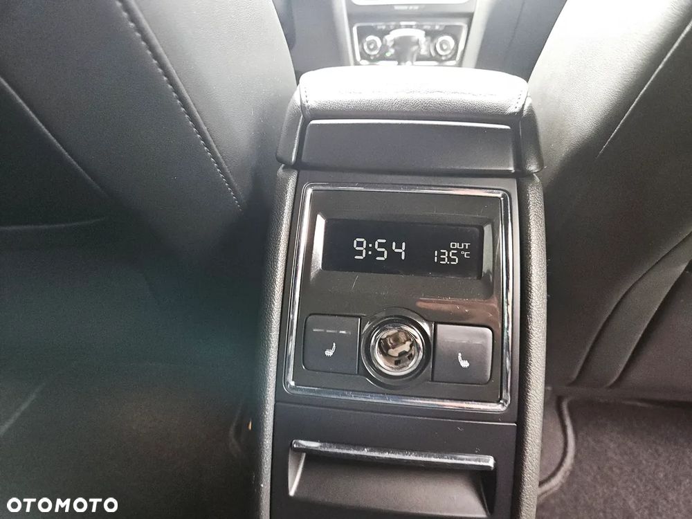 Skoda Superb 2.0 TDI Platinum DSG - 37