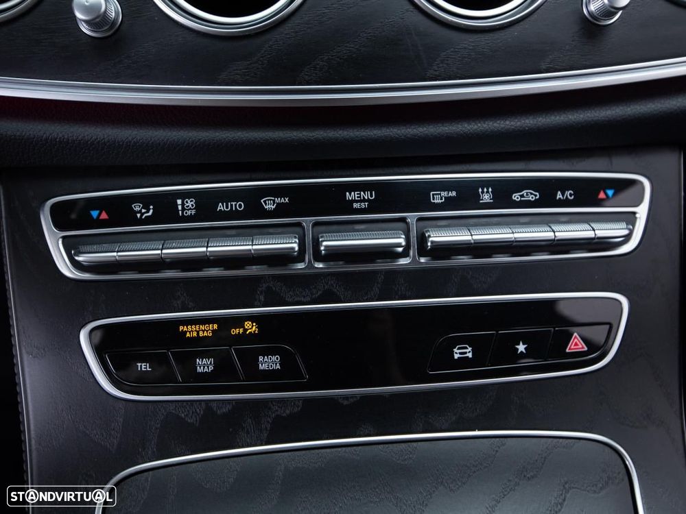 Mercedes-Benz E 300 de 4Matic 9G-TRONIC AMG Line - 24