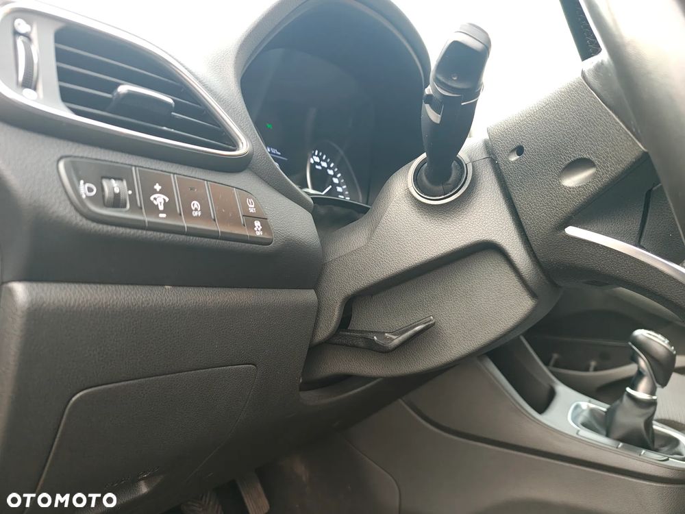 Hyundai i30 1.5 DPI Modern - 24