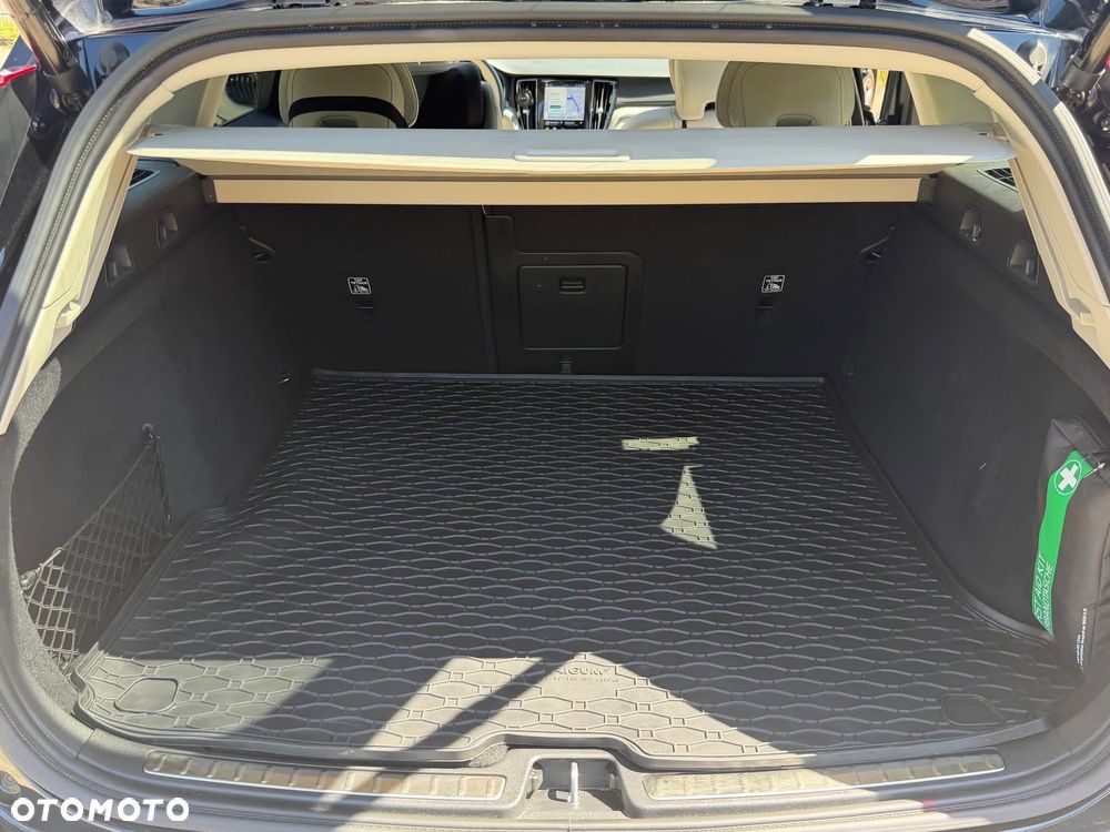 Volvo V60 B4 B Ultra Dark - 12