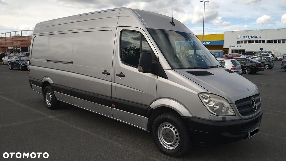 Mercedes-Benz Sprinter - 2