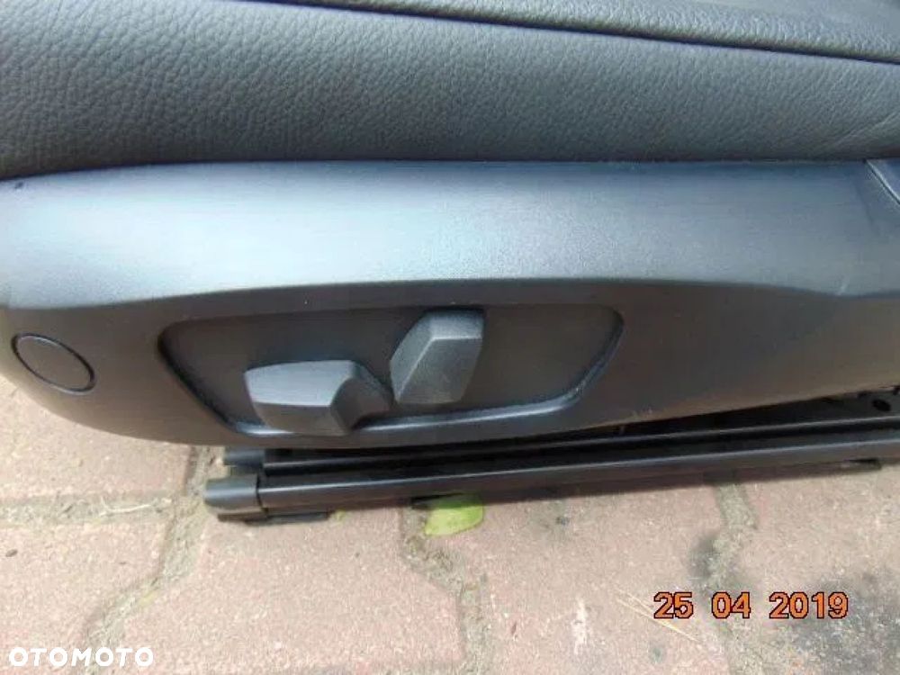 BMW 3 E92 COUPE siedzenia czarna grafitowa ciemna szara SKÓRA tapicerka skórzana elektryczne FOTELe podłokietnik napoje puszki cupholder SUPER STAN - 5