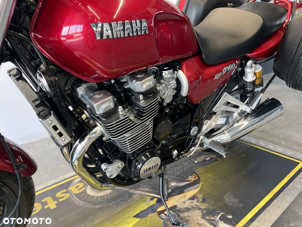 Yamaha XJR - 12