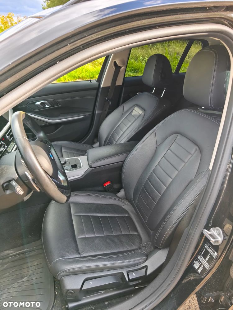 BMW Seria 3 318i - 15