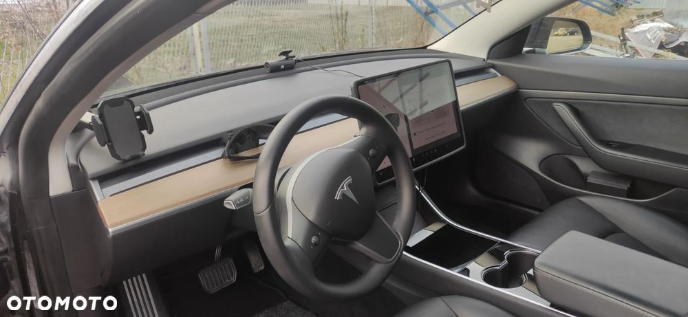 Tesla Model 3 Standard Range Plus - 17