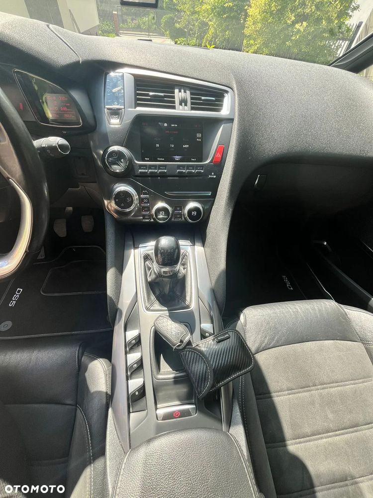 DS Automobiles DS 5 - 10