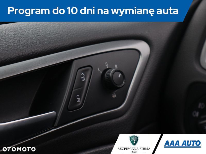 Volkswagen Golf - 20