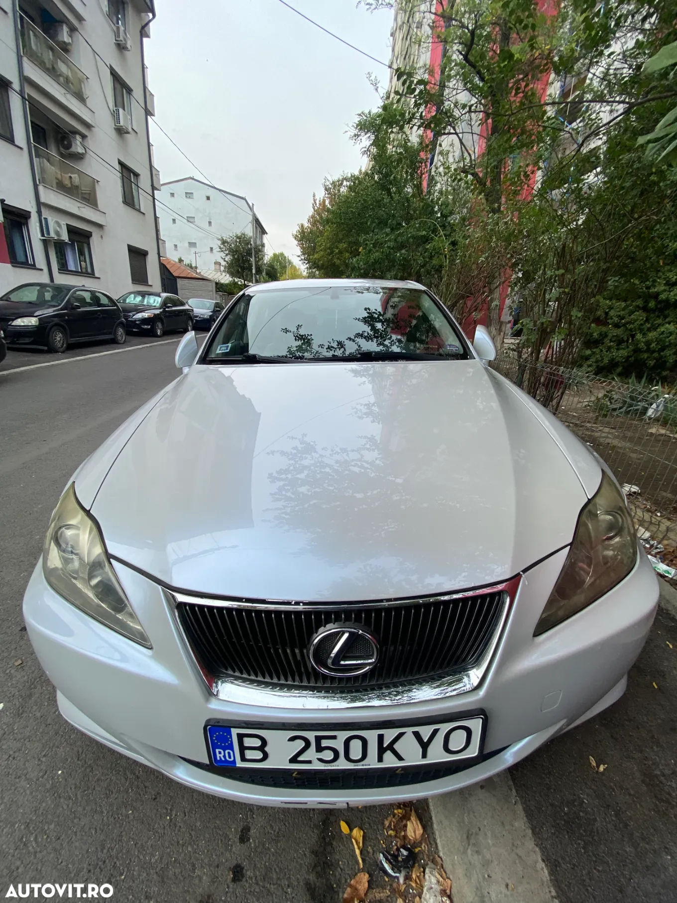 Lexus Seria IS 250 2.5 V6 Aut Luxury - 2