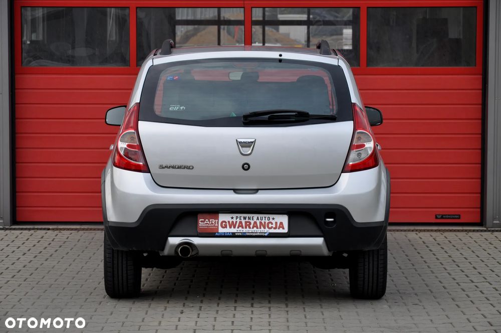 Dacia Sandero Stepway 1.6 - 13