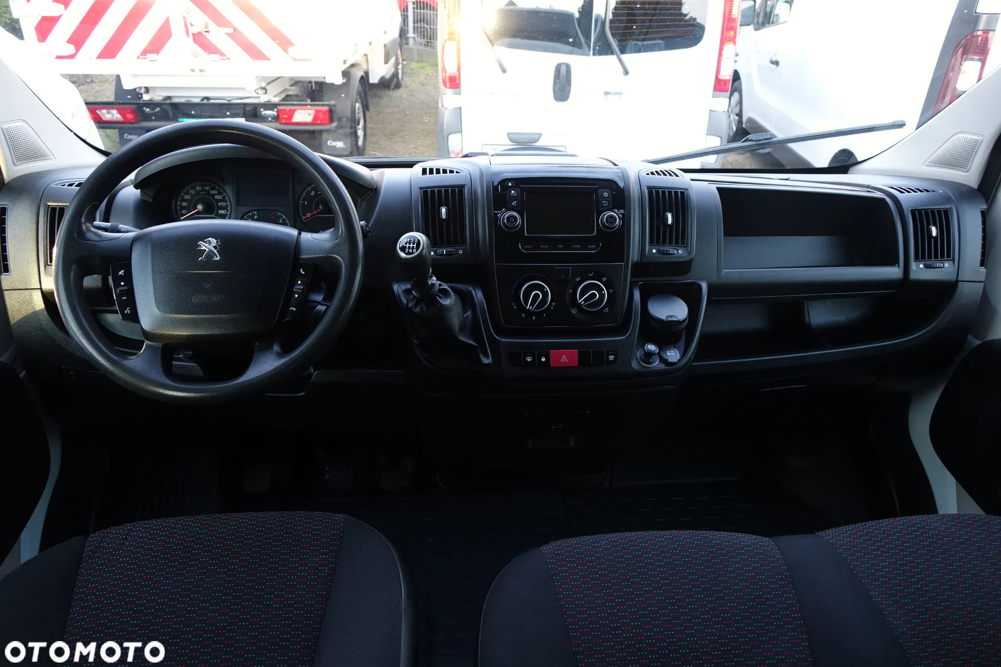 Peugeot Boxer 3.0 180KM 7-osobowy DOKA + skrzynia ładunkowa - 8