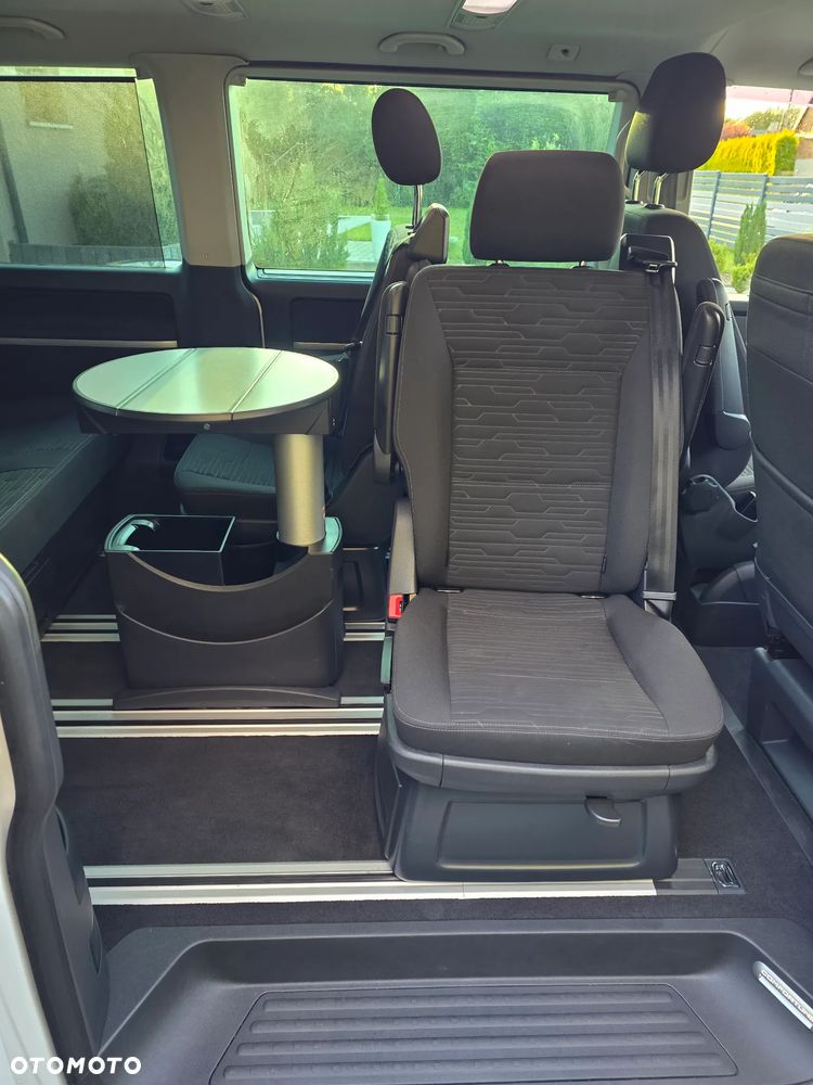 Volkswagen Multivan - 12