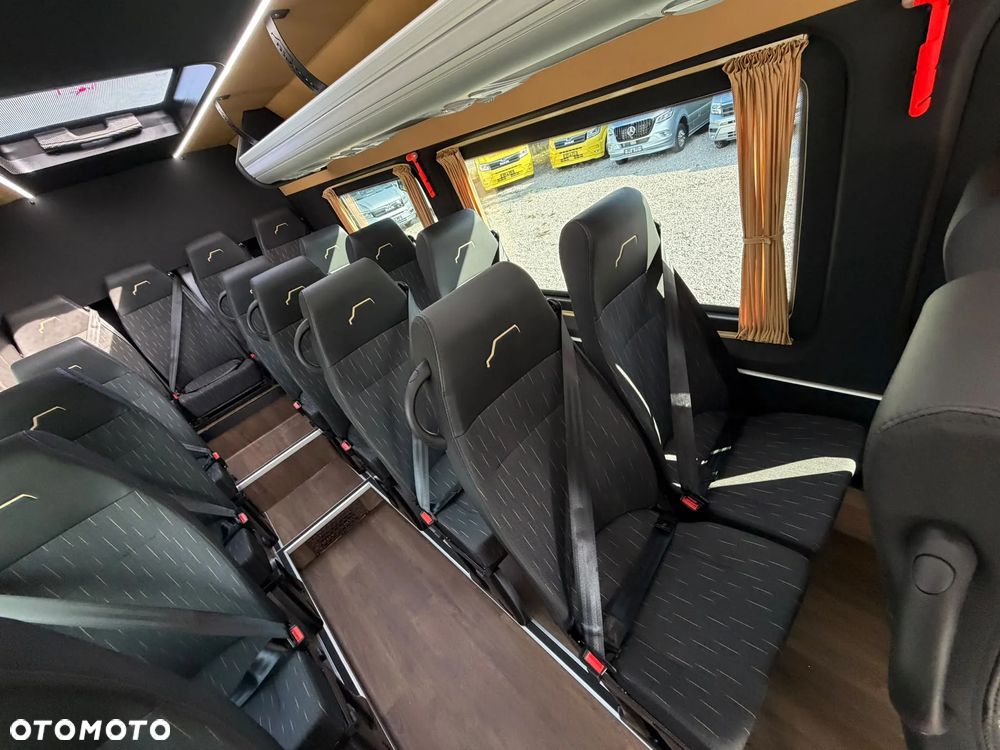 Mercedes-Benz Sprinter 517 - 20
