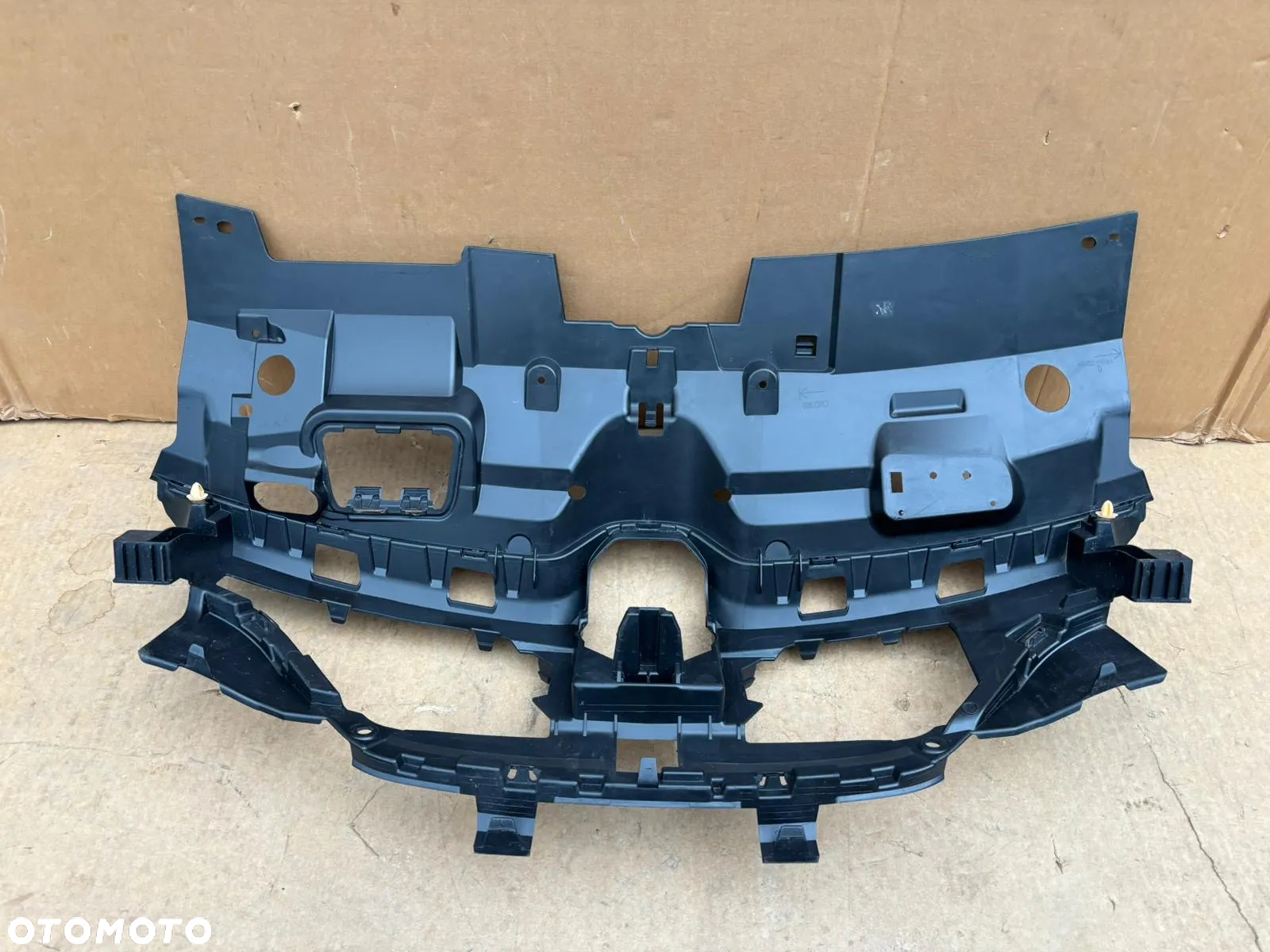Wzmocnienie Grilla Zderzaka Podstawa Atrapa Renault Megane IV 620367378R - 4