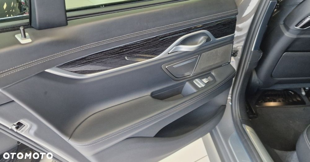 BMW Seria 7 740d xDrive mHEV sport - 14