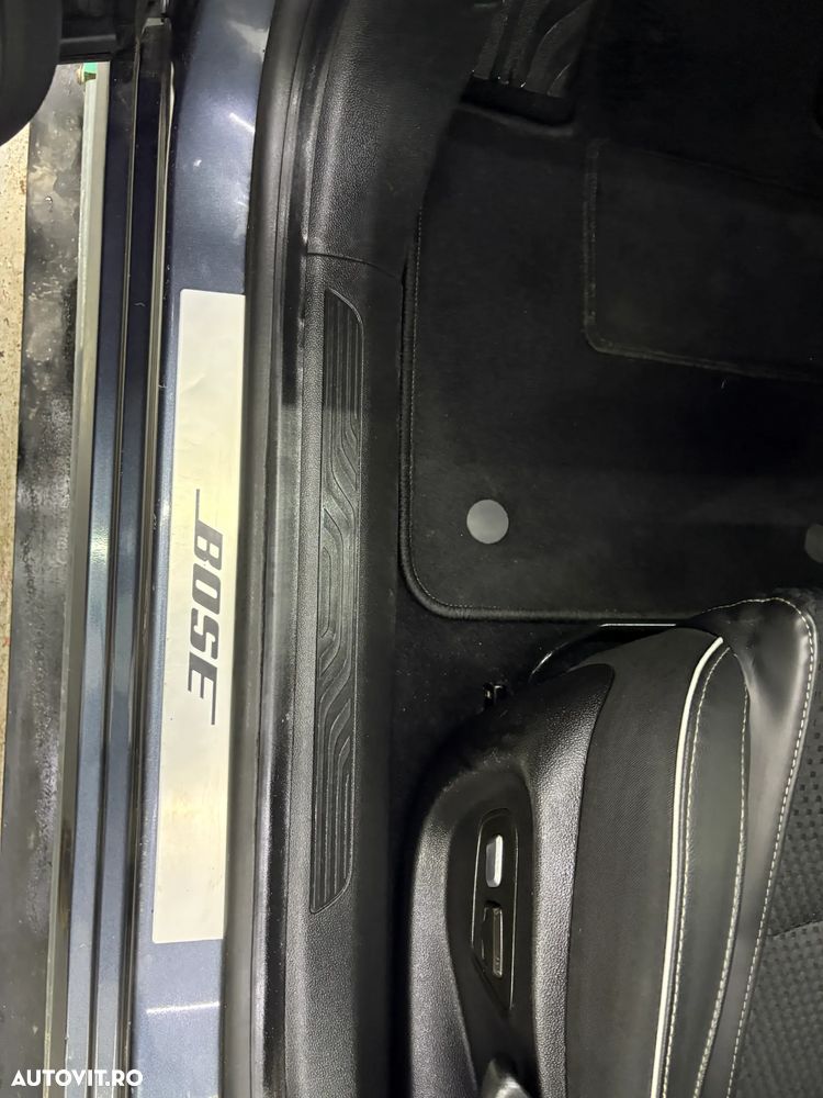 Renault Megane ENERGY TCe 130 BOSE EDITION - 8