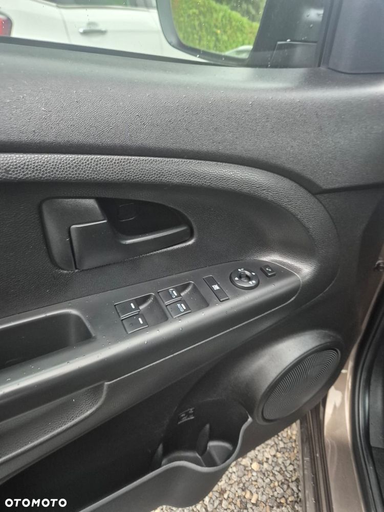 Kia Venga - 15