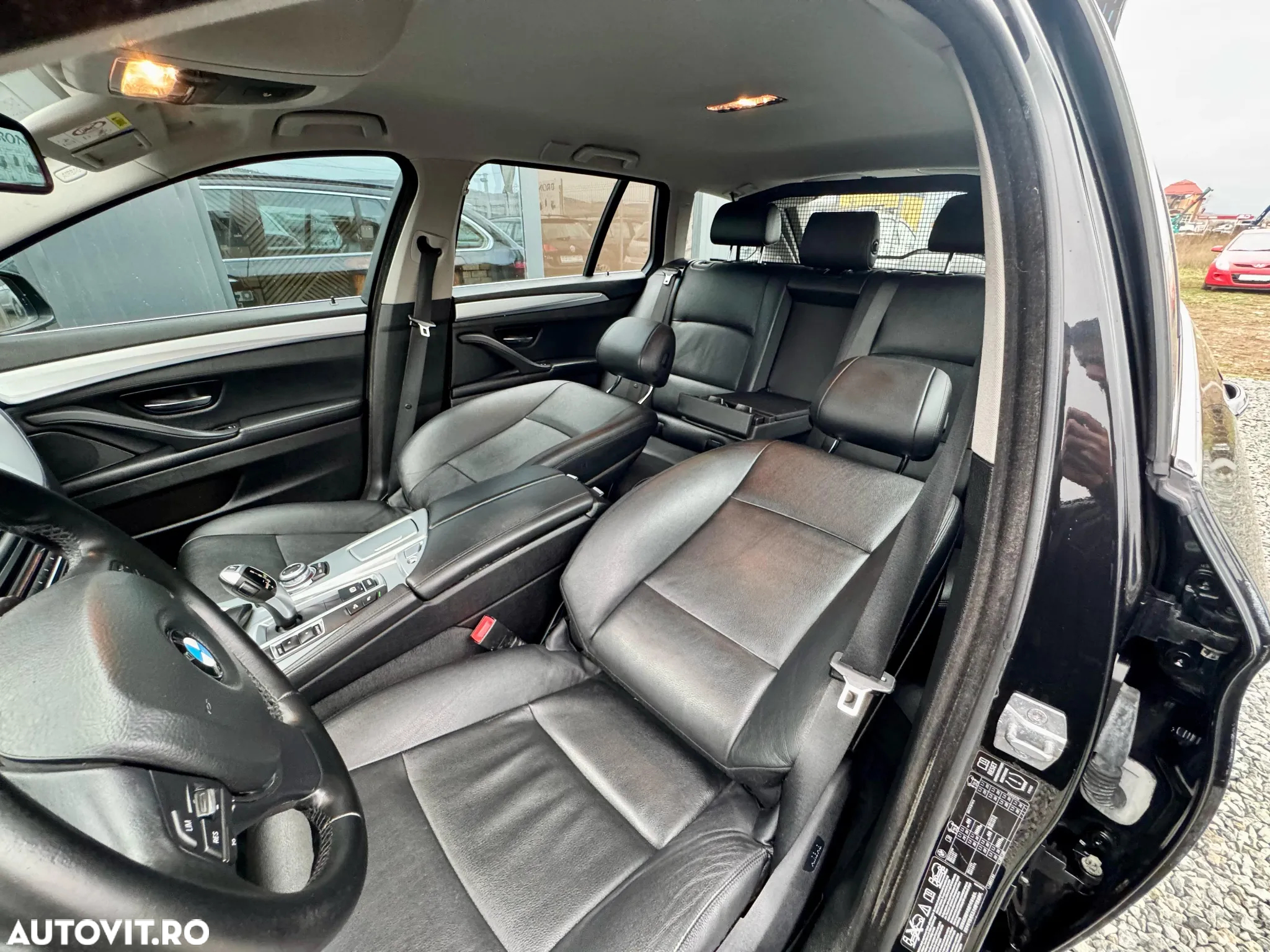 BMW Seria 5 520d Touring Aut. Luxury Line - 18
