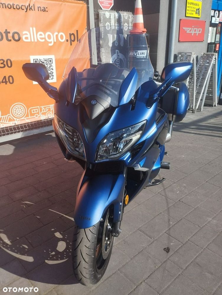 Yamaha FJR - 2