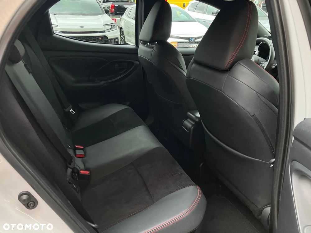 Toyota Yaris Hybrid 1.5 GR Sport - 21