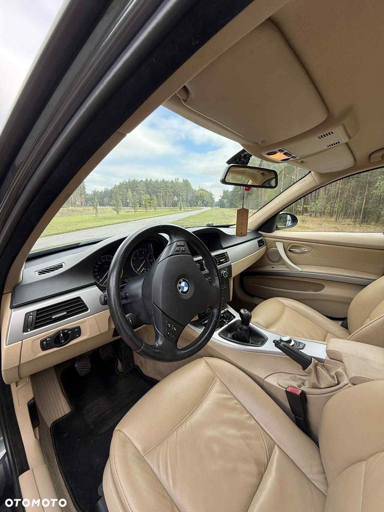 BMW Seria 3 318i - 14