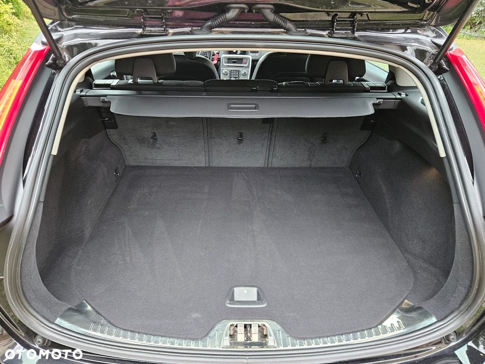 Volvo V60 T3 Momentum - 29