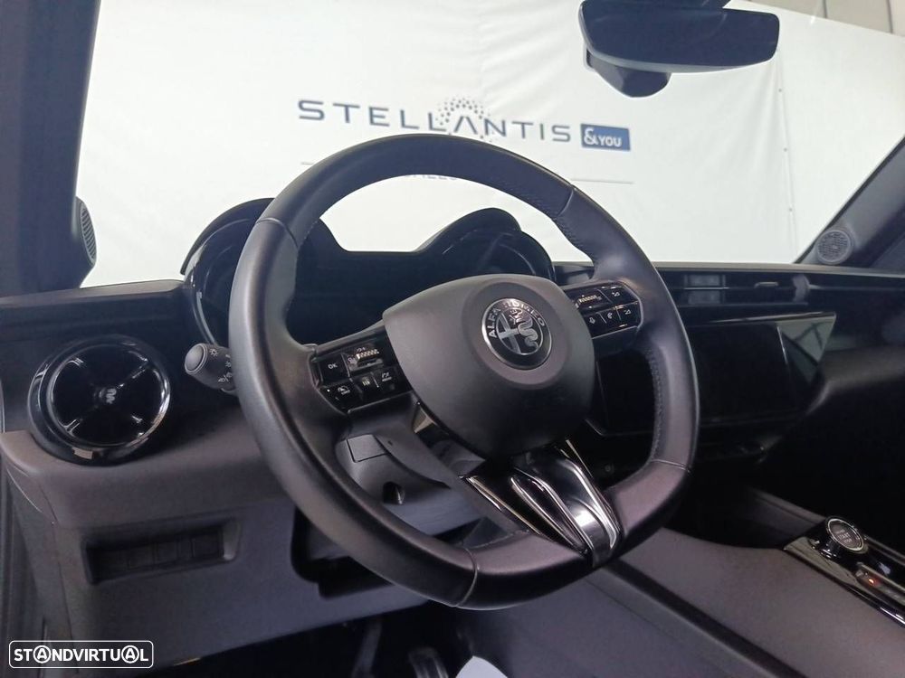 Alfa Romeo Junior 1.2 Speciale eDCT6 - 12