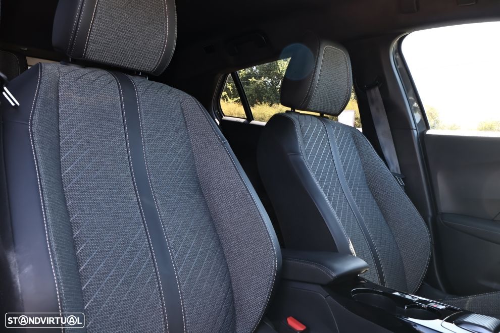 Peugeot 2008 1.2 Hybrid Allure e-DCS6 - 14