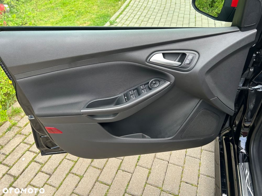 Ford Focus Turnier 1.5 EcoBoost Start-Stopp-System ST-Line - 30