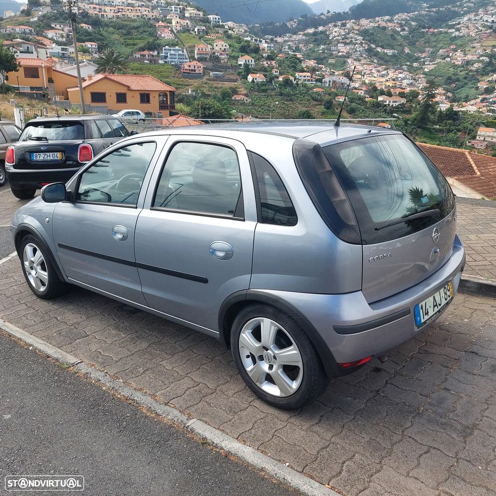 Opel Corsa 1.2 Twinport First - 3