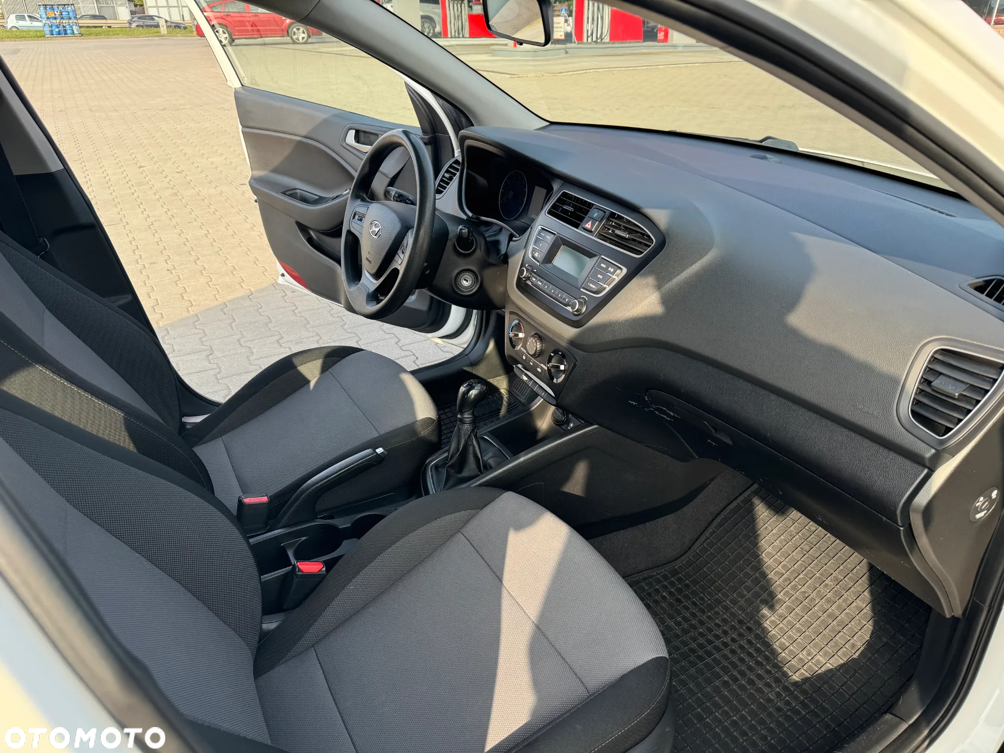 Hyundai i20 - 18