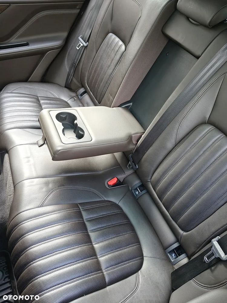 Jaguar F-Pace 3.0 TDV6 AWD S - 30