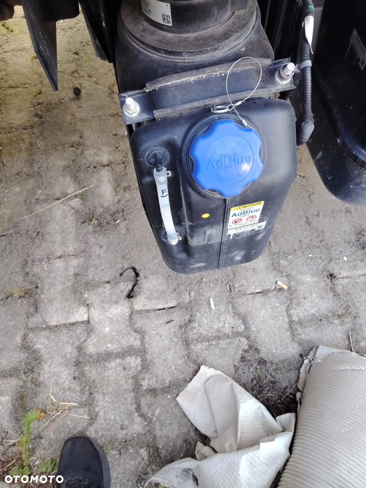 zbiornik adblue isuzu npr euro6 23r 5,2 d części