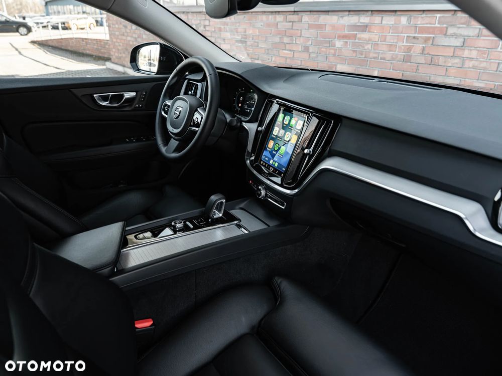Volvo S60 B4 B DKG Plus Dark - 25
