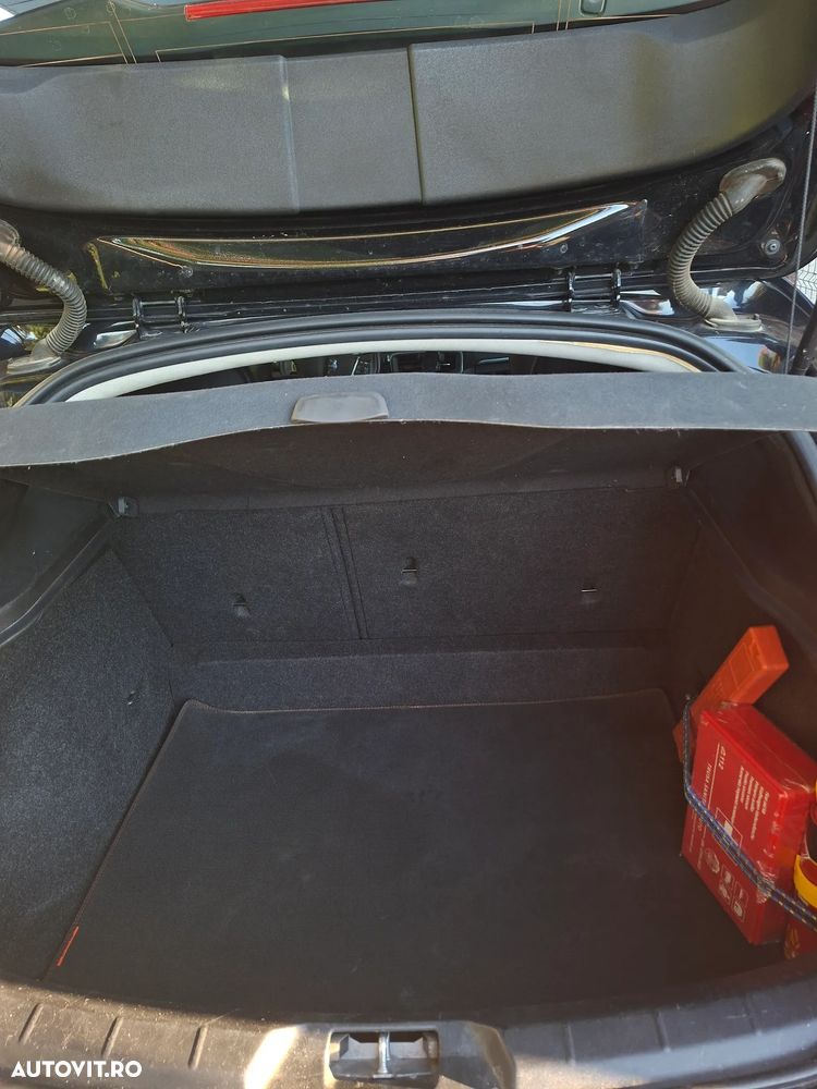 Volvo V40 D2 Summum - 19