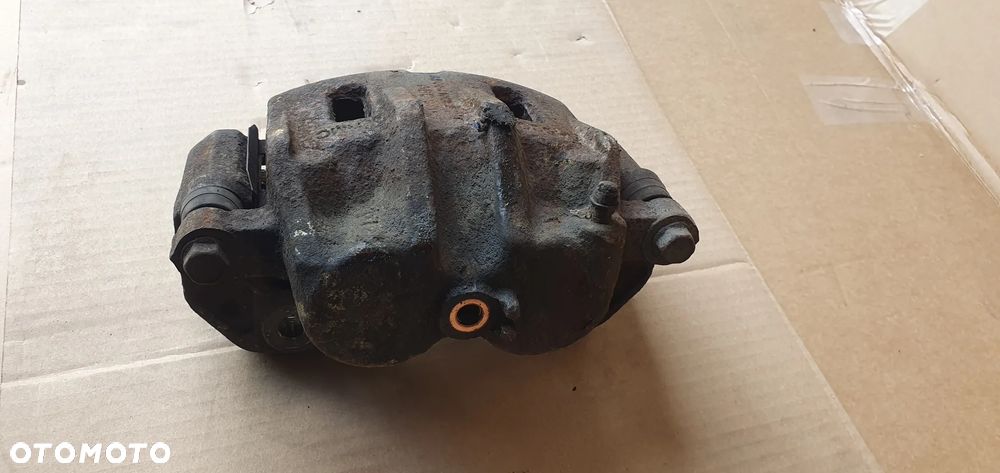 Zacisk hamulcowy prawy przód Kia Sorento I 2.5 CRDI - 2