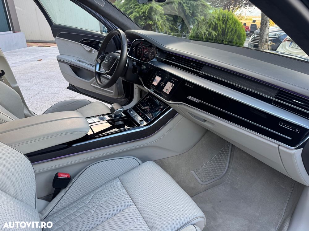 Audi A8 - 12